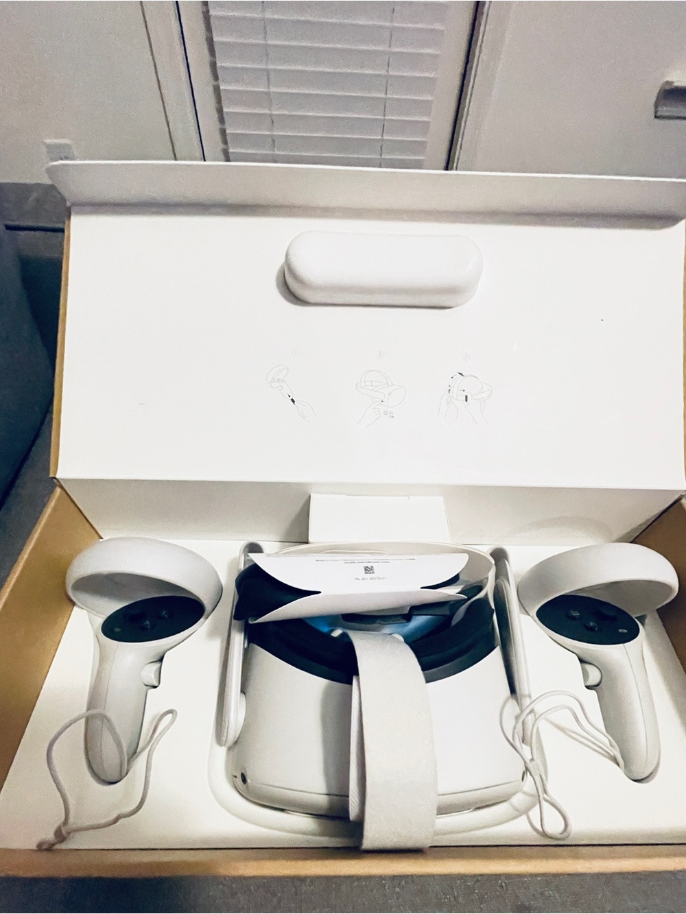 Oculus Quest 2 128GB VR Headset + Controllers + Original Box & Charger